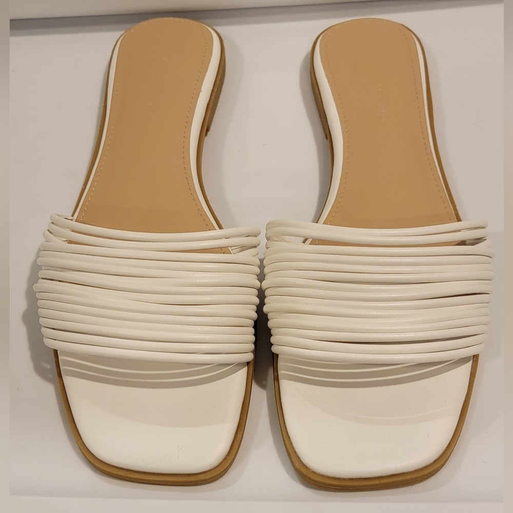 White Sandals Size 10 Just Fab by Kelly Rowland